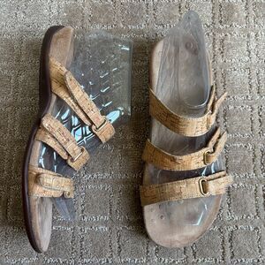 Vionic Aubrey Sandal Women's 8 Tan Cork Slip On Adjustable Strap Comfort Casual